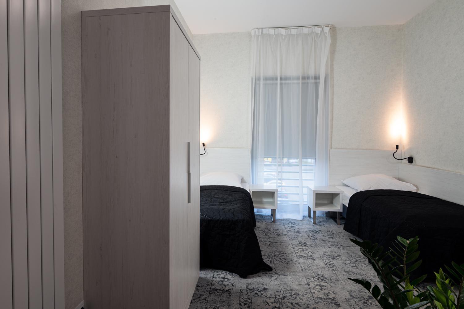Hotel Absolwent Gostyń Extérieur photo